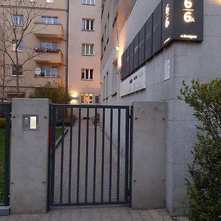 아파트 Apartament Mtp Kamienica Grottgera 85m2 포즈난